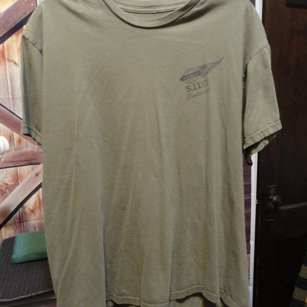 5.11 Tactical Welcome to camo country Air mail Graphics T~Gently worn - Picture 2 of 5